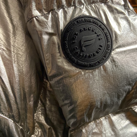 Silver bubble coat - Picture 3 of 3